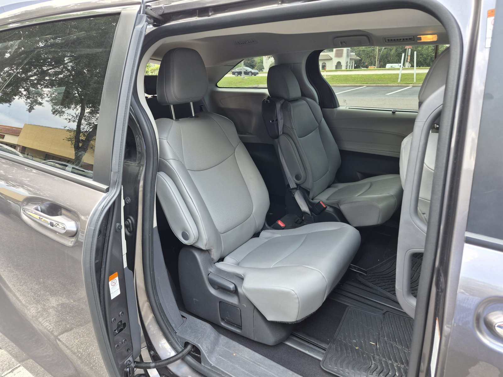 Toyota Sienna exterior